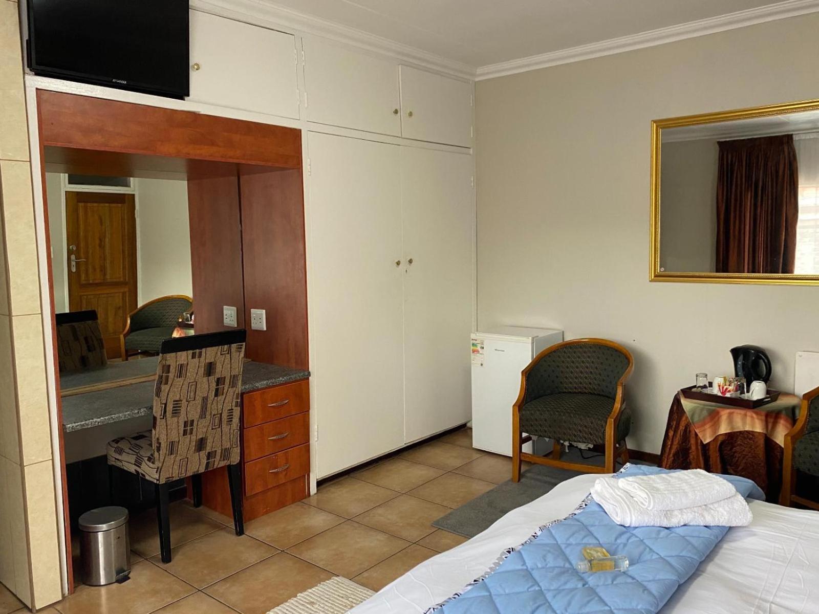 Africa Footprints Lodge Kempton Park Room photo